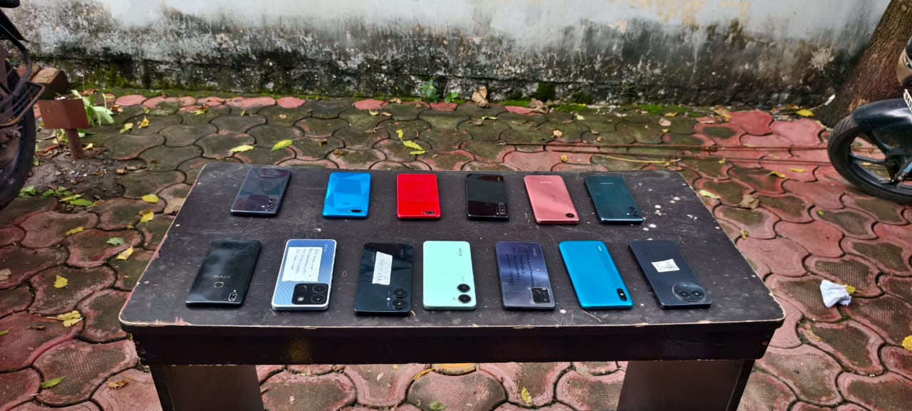 दो माह में दस बाइक चुराकर 13 मोबाइल लूटने वाला गिरोह गिरफ्तार 2 1758187072 WhatsApp Image 2025 09 18 at 14.34.56